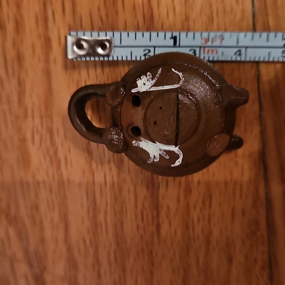 Hand Carved and painted Vintage Brown Wooden Small Pig charm - Picture 3 of 6